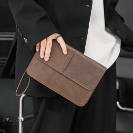 حقيبة يد كلاسيكية التصميم من الجلد