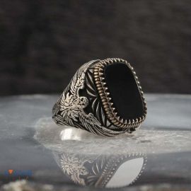 خاتم أسود من الأحجار الكريمة للرجال